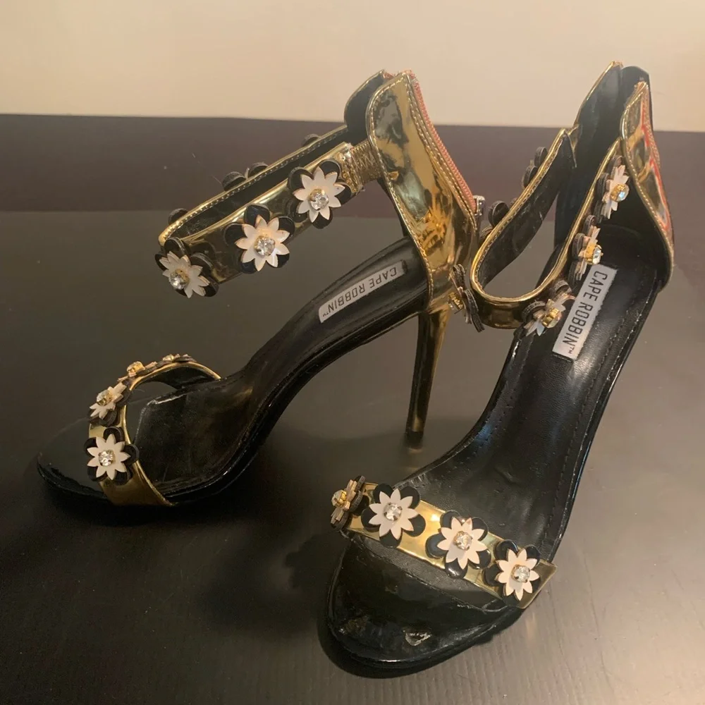 Cape Robbin Gold and Black Floral Heels - Picture 4 of 12
